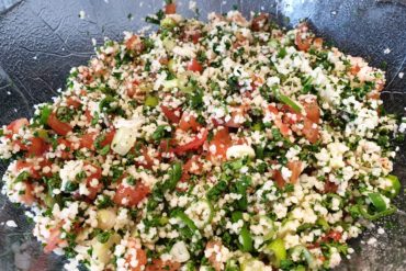 Hähnchen-Tajine mit Honig und Datteln