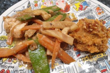 Rindfleisch süß-sauer mit Ananas und Zuckerschoten