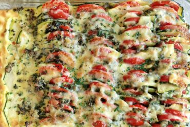 Zucchini Bandnudeln mit Tomaten