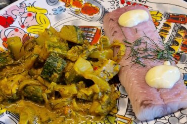 Mille feullie Milchhaut mit Limetten Espuma und frischen Waldbeeren