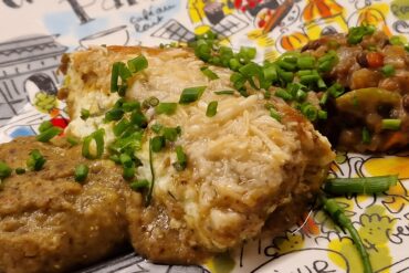 Soufflé aus mit Quark gefüllter Paprika