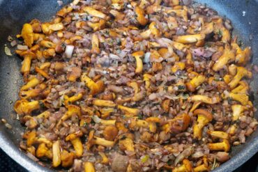 Scholle auf Tomatensauce mit Limetten-Koriander Butter