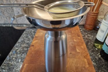 Paprika, Jalapeño und Tomaten häuten